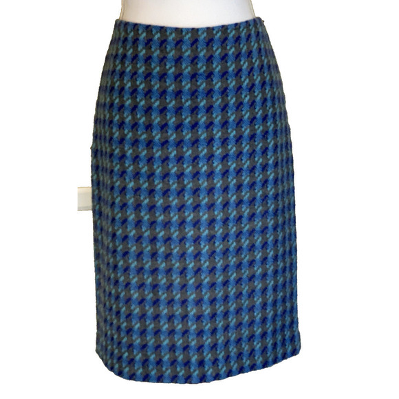 Talbots Dresses & Skirts - Talbots blue/gray houndstooth knee length pencil skirt, lined, 6, wool blend